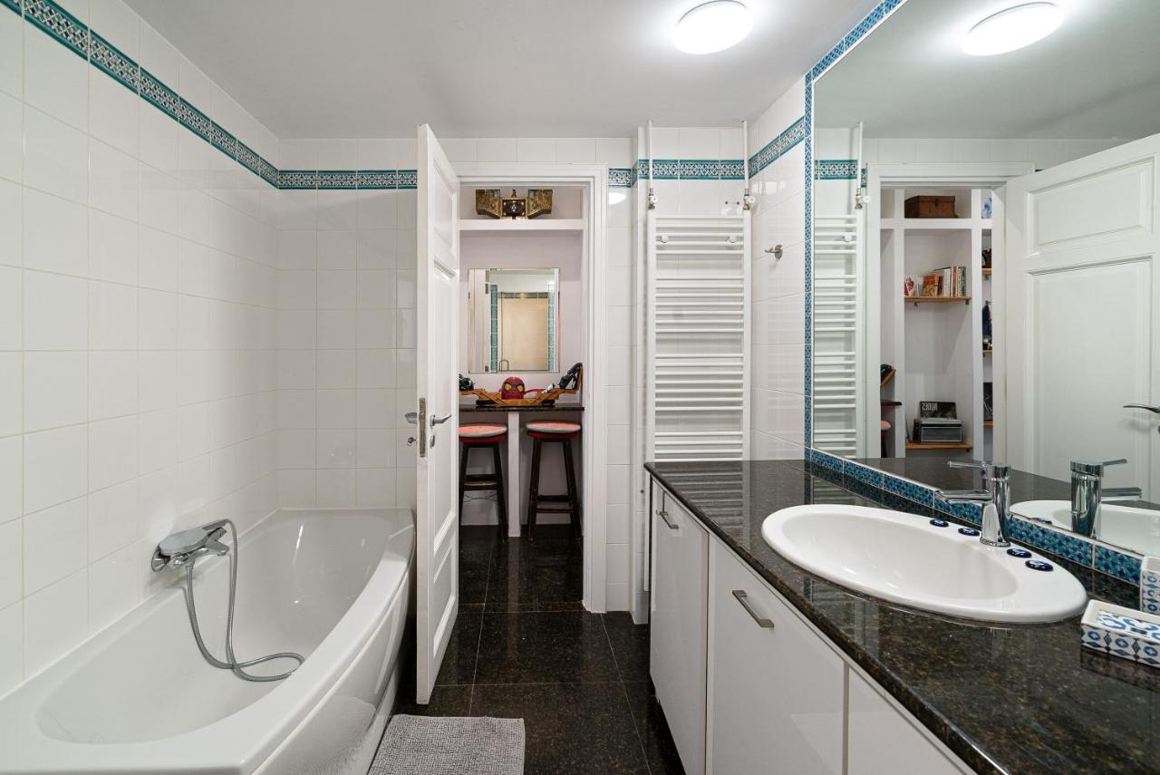 Spacious & Artistic Retro 2Bd Apt With Sauna Atény Exteriér fotografie